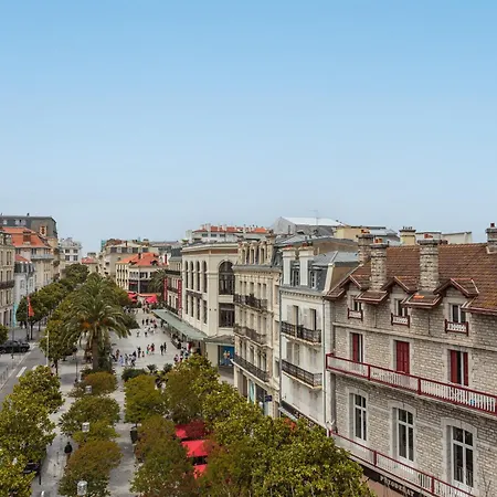 Apartment Grand En Plein Centre De